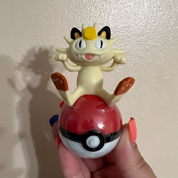 Vintage Nintendo Pokémon Figurine + Stamp • Meowth - Picture 1 of 2